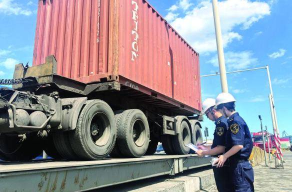 进口铜矿砂短重96吨 烟台海关帮