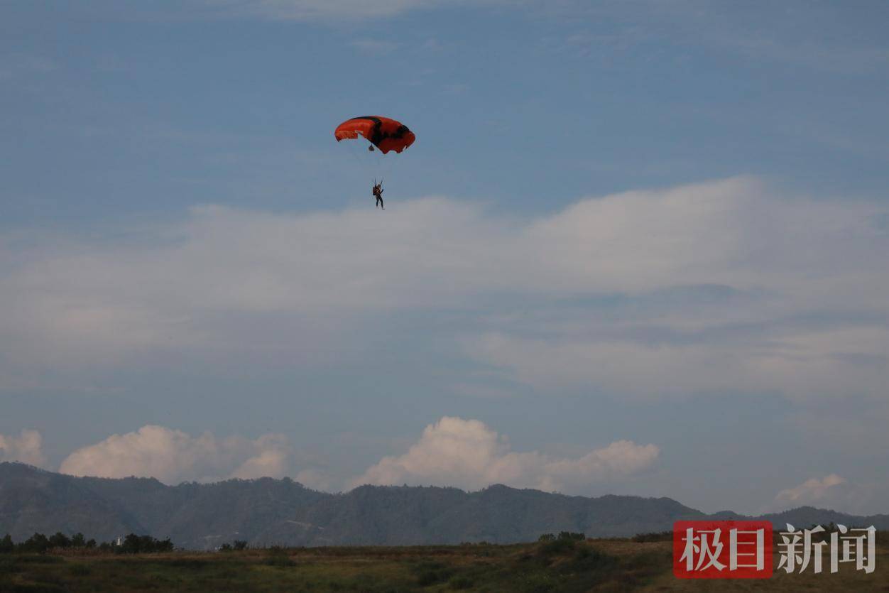 湖北省跳伞队进驻竹山通用机场全力备战全国锦标赛